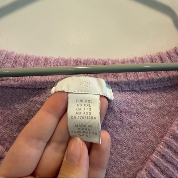 H&M Pink XXL V-Neck Sleeveless Sweater - Picture 3 of 7